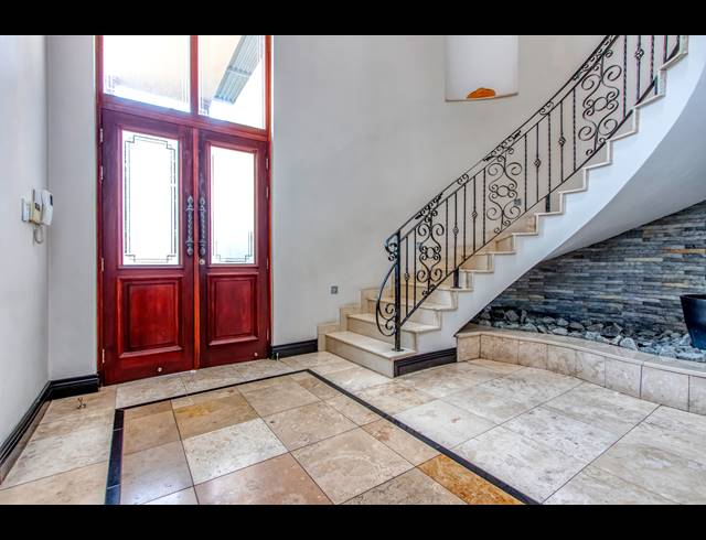 4 BEDROOM HOUSE FOR SALE IN BRYANSTON